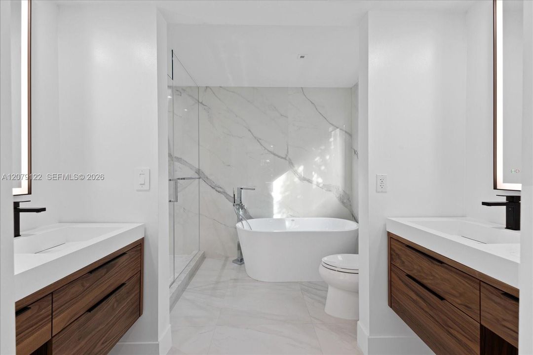 For Sale: $2,000,000 (3 beds, 2 baths, 1786 Square Feet)