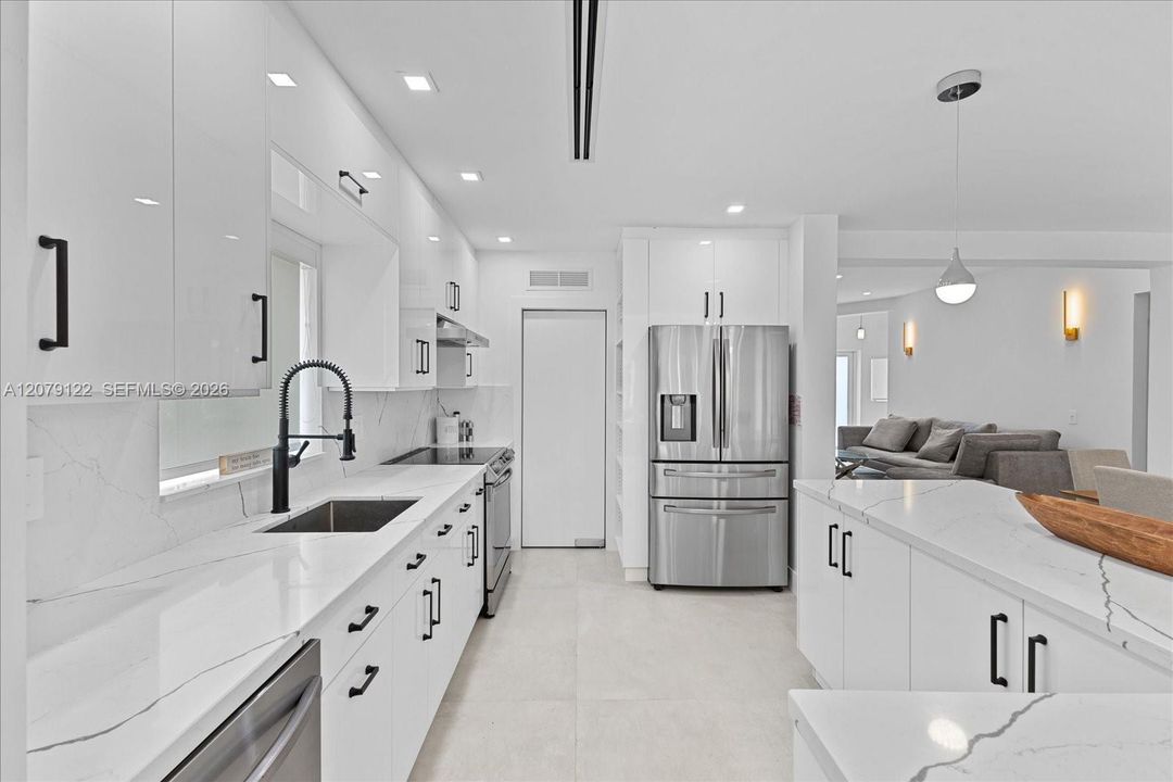 For Sale: $2,000,000 (3 beds, 2 baths, 1786 Square Feet)