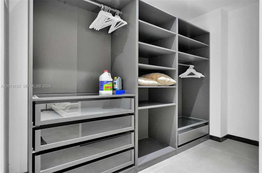 В аренду: $14,000 (4 спален, 3 ванн, 2845 Квадратных фут)