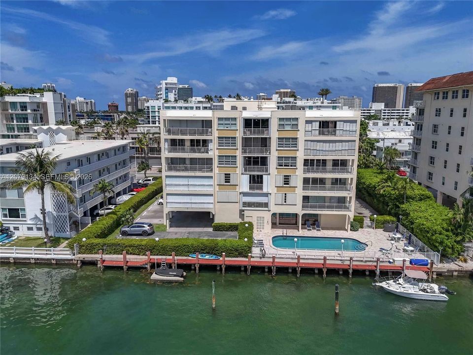 For Sale: $935,000 (2 beds, 2 baths, 2045 Square Feet)
