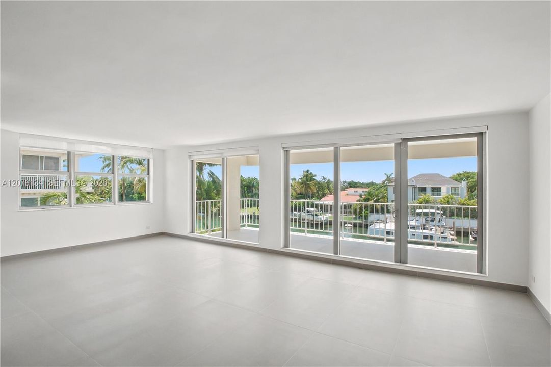 For Sale: $935,000 (2 beds, 2 baths, 2045 Square Feet)