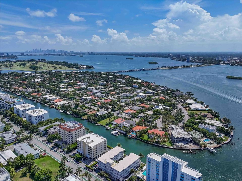 For Sale: $935,000 (2 beds, 2 baths, 2045 Square Feet)
