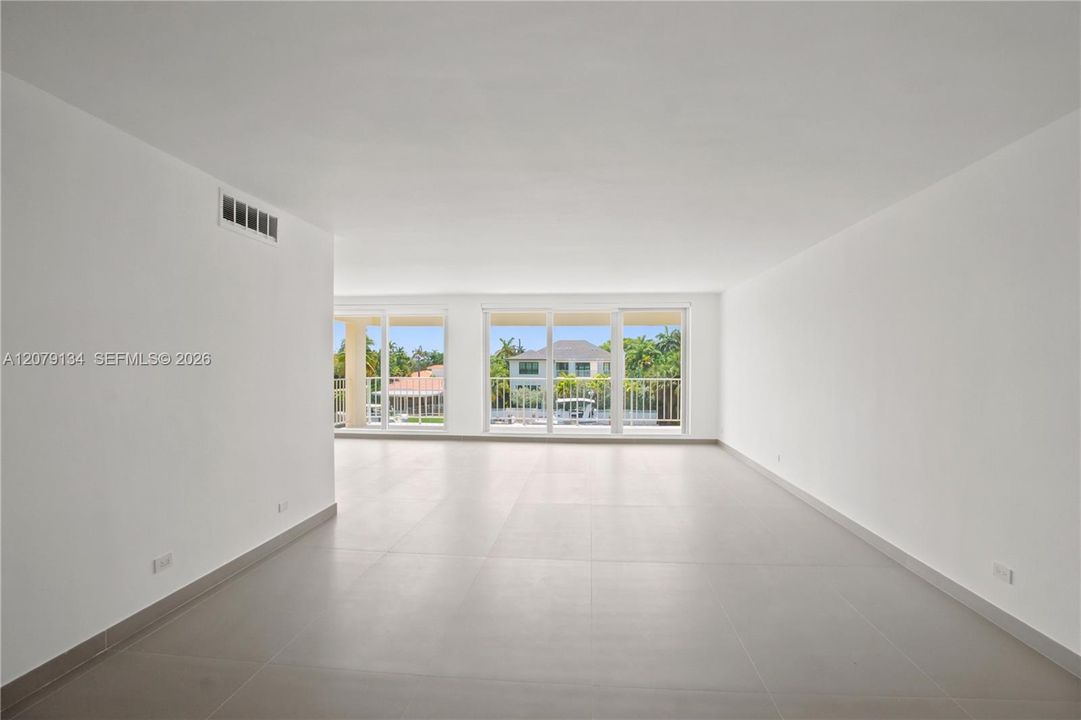 For Sale: $935,000 (2 beds, 2 baths, 2045 Square Feet)