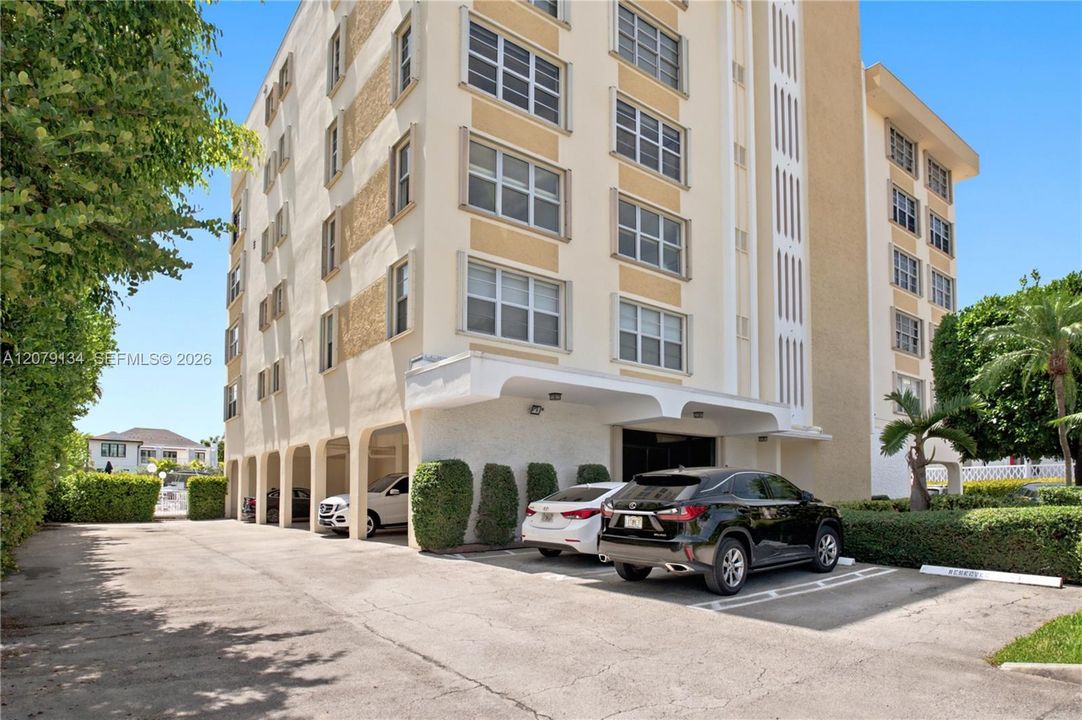 For Sale: $935,000 (2 beds, 2 baths, 2045 Square Feet)