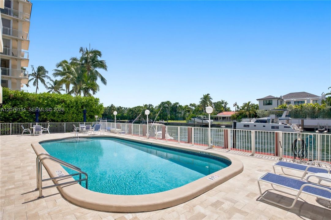For Sale: $935,000 (2 beds, 2 baths, 2045 Square Feet)