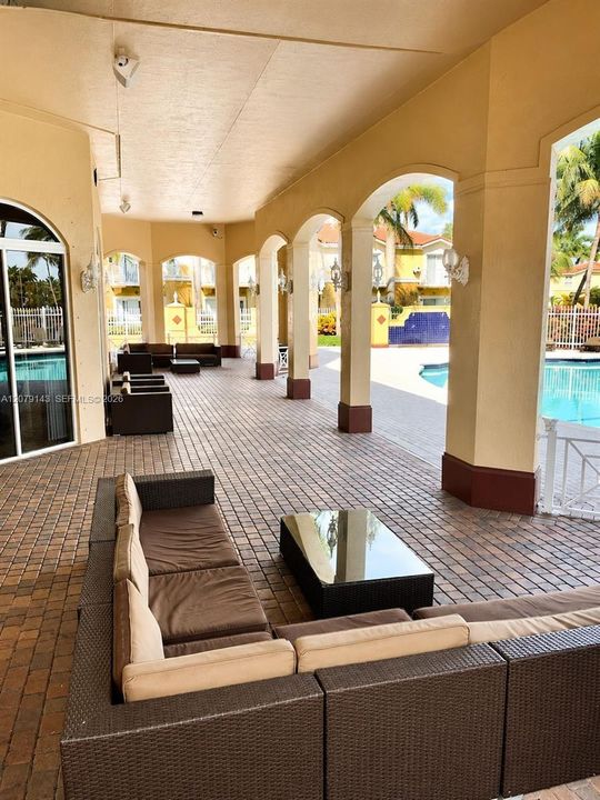 For Rent: $3,290 (3 beds, 3 baths, 1489 Square Feet)