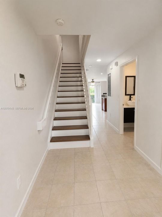 For Rent: $3,290 (3 beds, 3 baths, 1489 Square Feet)