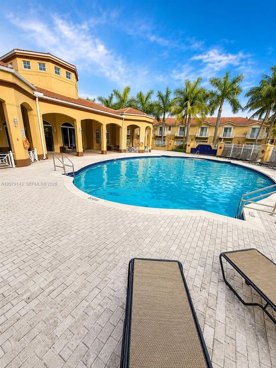 For Rent: $3,290 (3 beds, 3 baths, 1489 Square Feet)