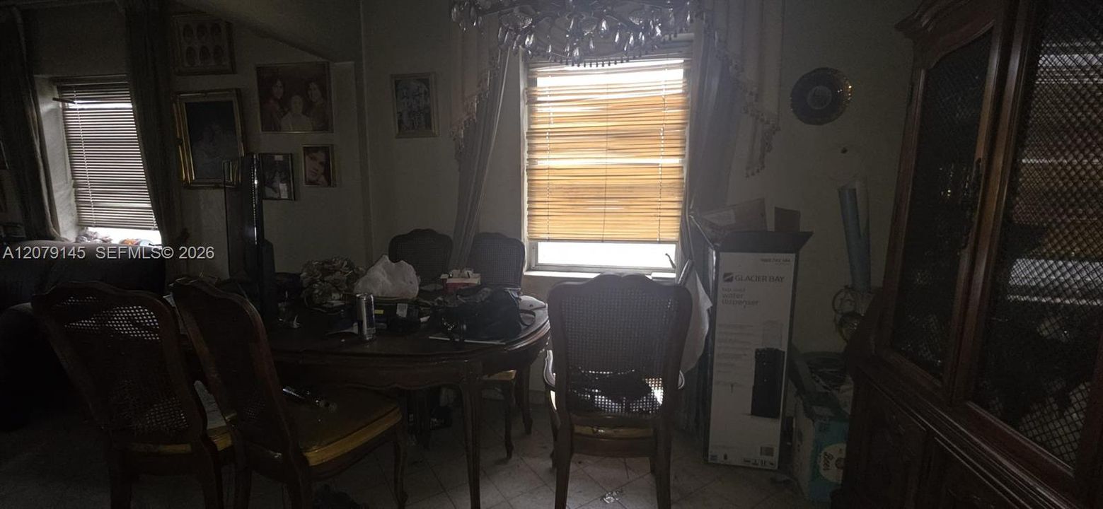 En Venta: $529,900 (3 camas, 2 baños, 1758 Pies cuadrados)