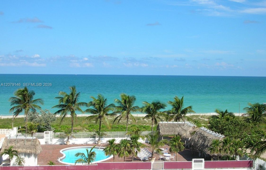 For Rent: $2,600 (1 beds, 2 baths, 810 Square Feet)