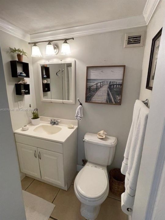 For Rent: $2,600 (1 beds, 2 baths, 810 Square Feet)