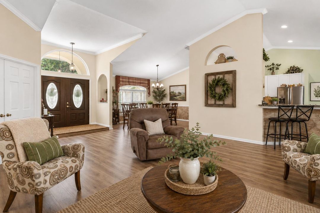LIVING RM