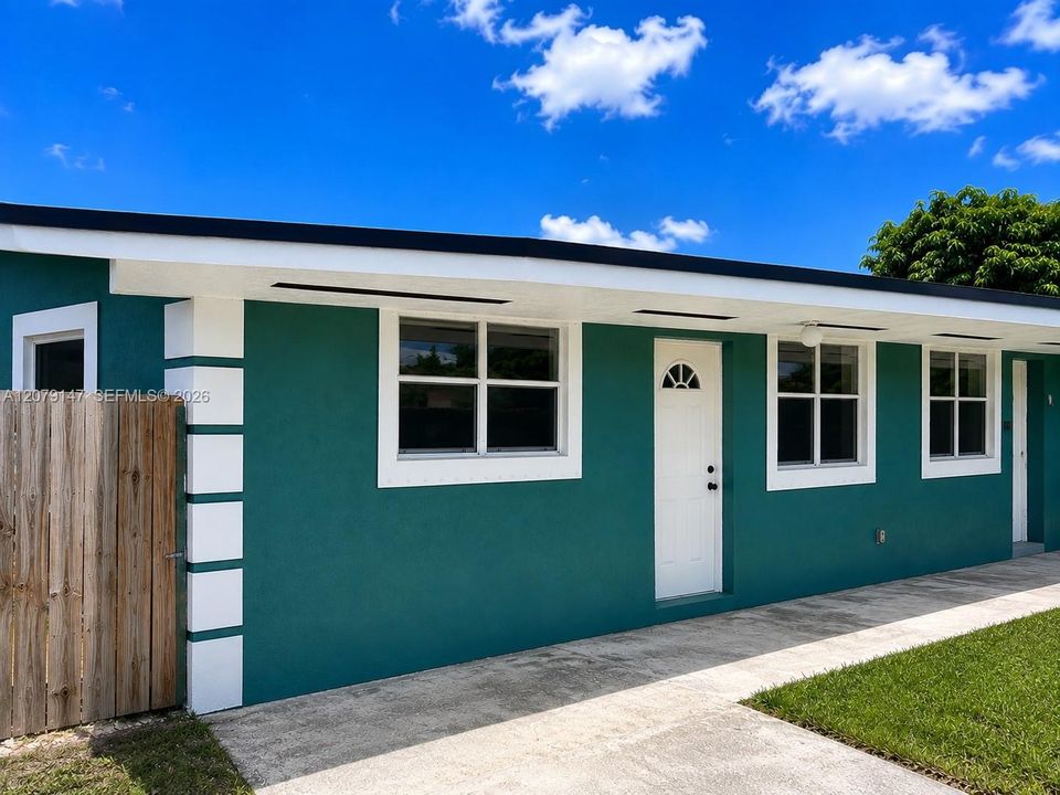For Rent: $3,000 (3 beds, 2 baths, 2273 Square Feet)