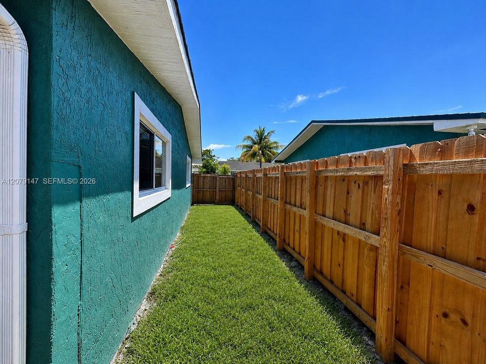 For Rent: $3,000 (3 beds, 2 baths, 2273 Square Feet)