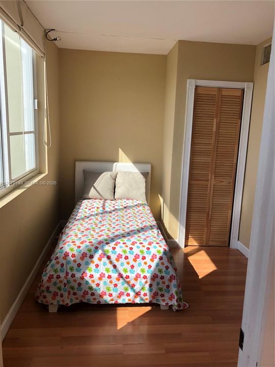 For Rent: $2,950 (1 beds, 2 baths, 1046 Square Feet)