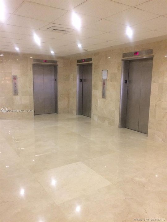 For Rent: $2,950 (1 beds, 2 baths, 1046 Square Feet)
