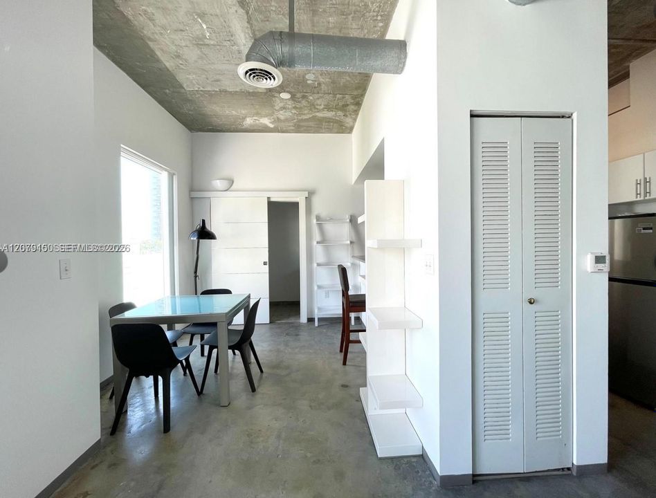 For Rent: $2,800 (1 beds, 1 baths, 835 Square Feet)