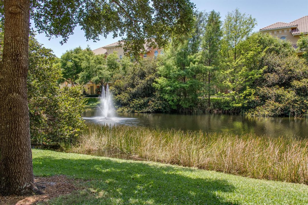 042-1660RenaissanceCommonsBoulevard-2421