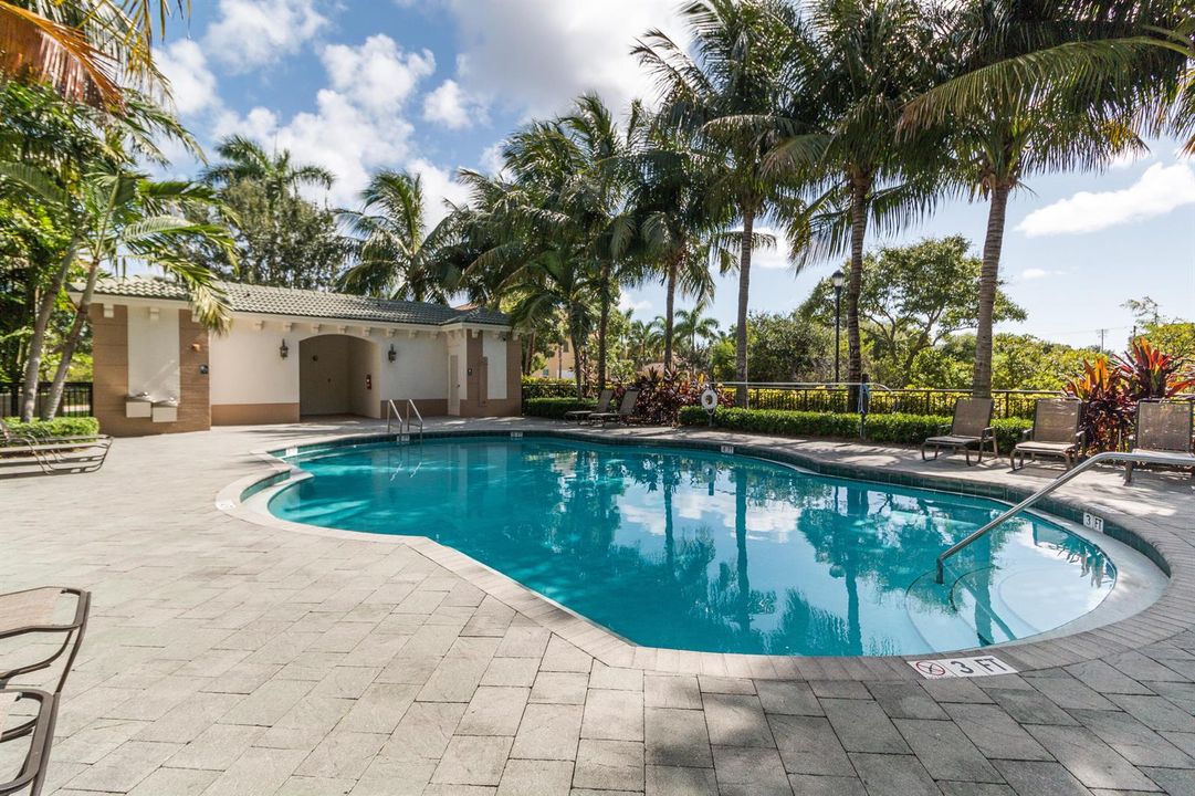 039-1660RenaissanceCommonsBoulevard-2421