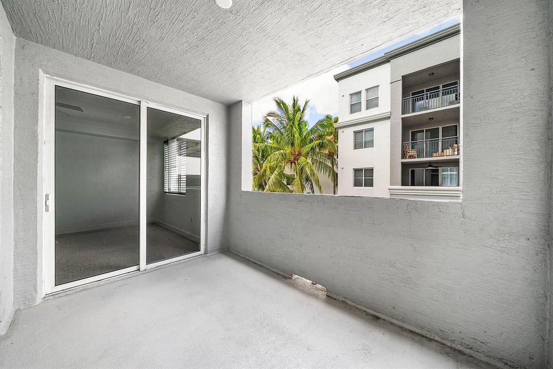 023-1660RenaissanceCommonsBoulevard-2421