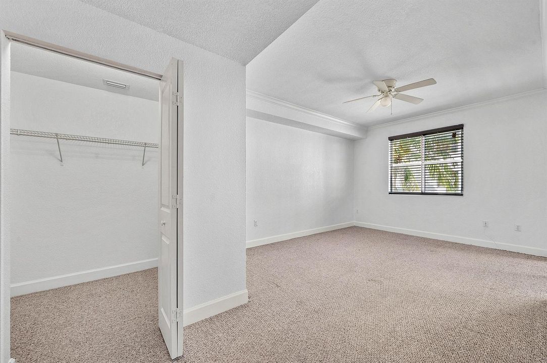 012-1660RenaissanceCommonsBoulevard-2421