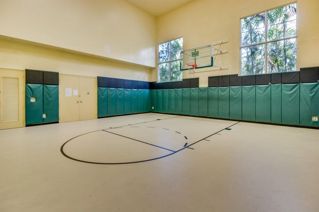 040-1660RenaissanceCommonsBoulevard-2421
