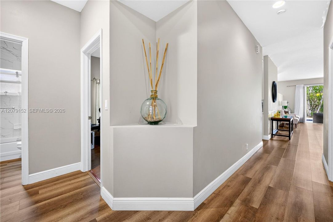 En Venta: $685,000 (3 camas, 2 baños, 1750 Pies cuadrados)