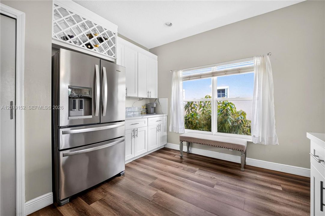 En Venta: $685,000 (3 camas, 2 baños, 1750 Pies cuadrados)