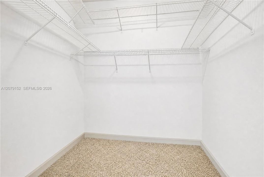 En Venta: $685,000 (3 camas, 2 baños, 1750 Pies cuadrados)