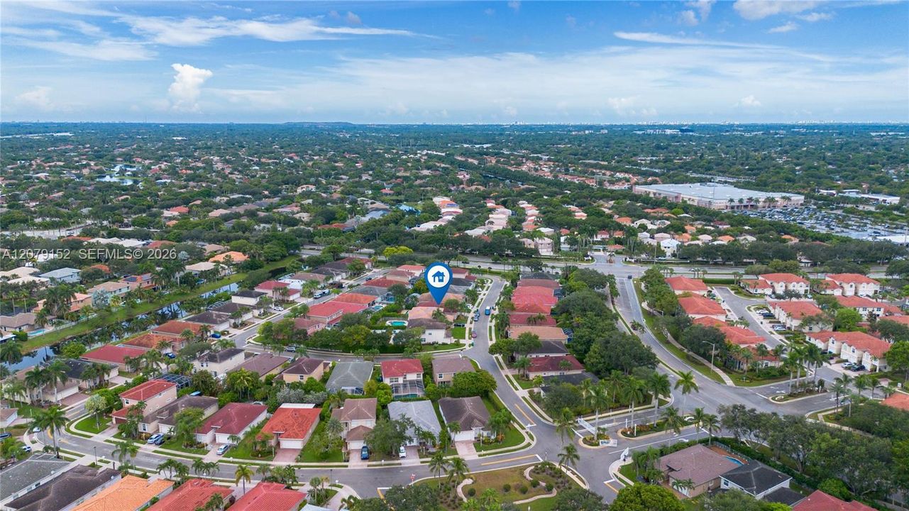 En Venta: $685,000 (3 camas, 2 baños, 1750 Pies cuadrados)