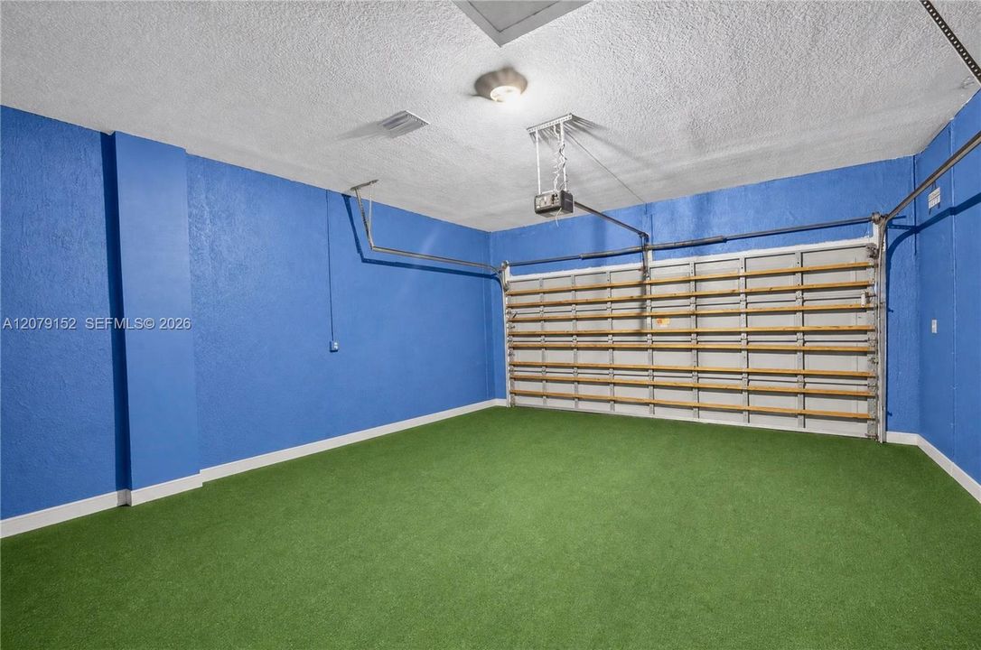 En Venta: $685,000 (3 camas, 2 baños, 1750 Pies cuadrados)