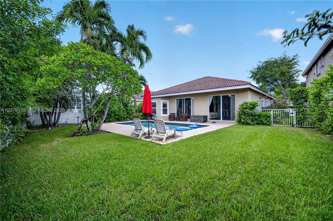 En Venta: $685,000 (3 camas, 2 baños, 1750 Pies cuadrados)