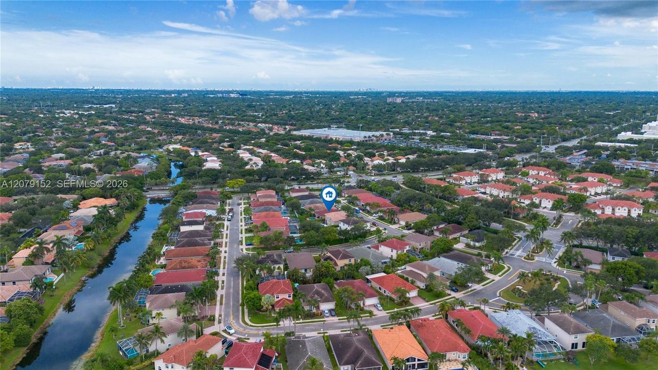 En Venta: $685,000 (3 camas, 2 baños, 1750 Pies cuadrados)