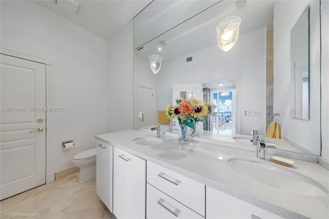 En Venta: $999,000 (2 camas, 2 baños, 1490 Pies cuadrados)