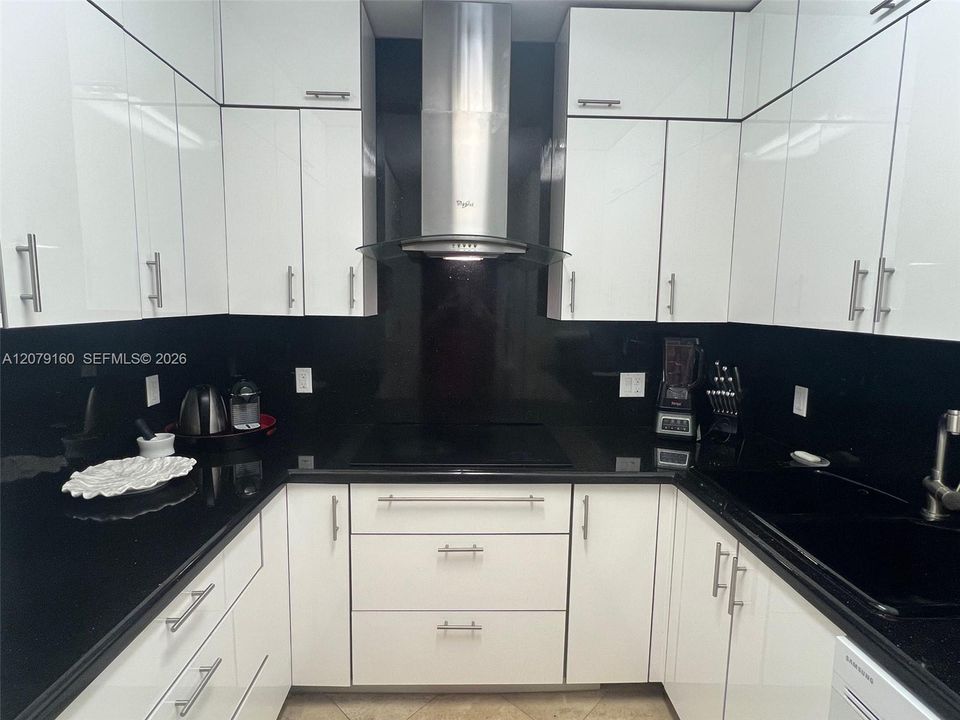 En Venta: $999,000 (2 camas, 2 baños, 1490 Pies cuadrados)