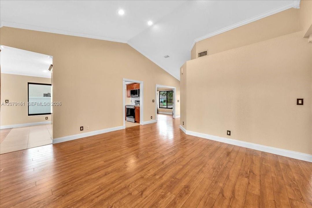 For Rent: $5,795 (4 beds, 2 baths, 2173 Square Feet)