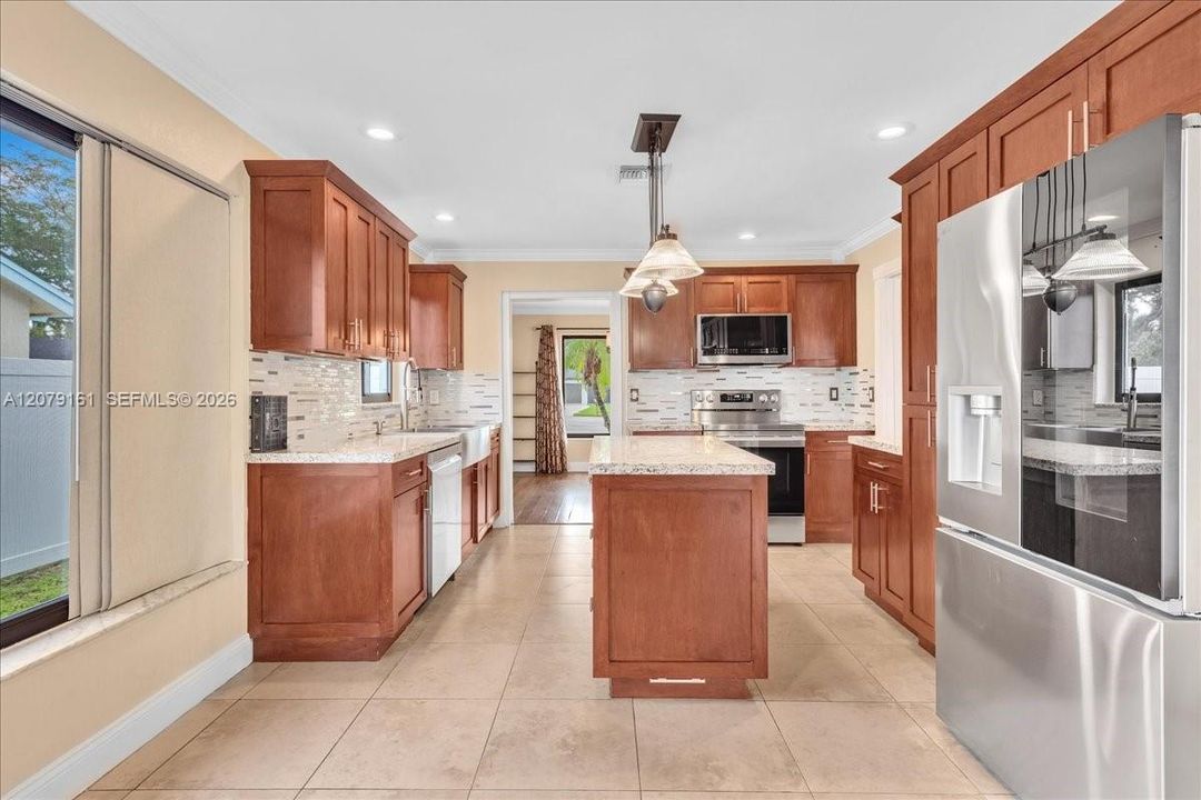 For Rent: $5,795 (4 beds, 2 baths, 2173 Square Feet)