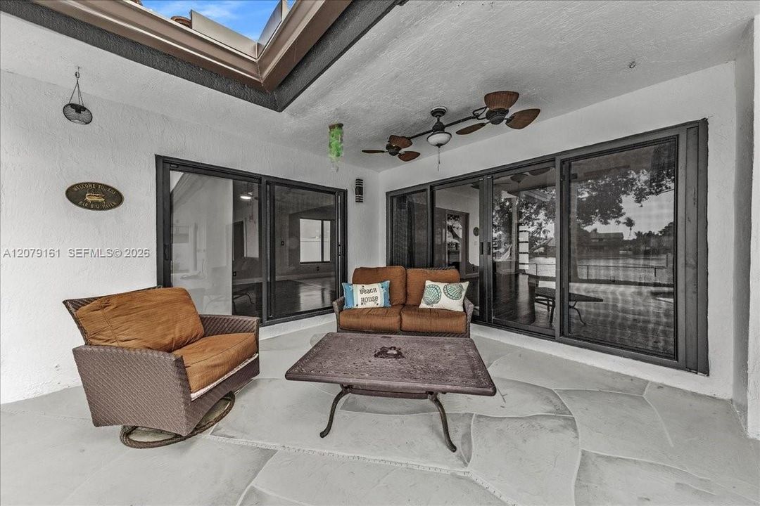 For Rent: $5,795 (4 beds, 2 baths, 2173 Square Feet)