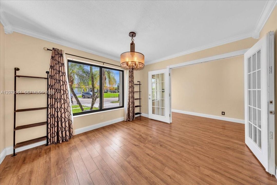 For Rent: $5,795 (4 beds, 2 baths, 2173 Square Feet)