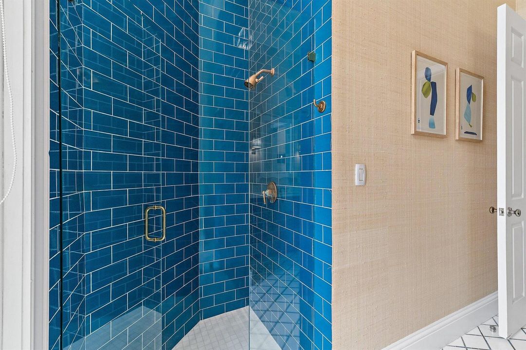 Cabana Bath Shower