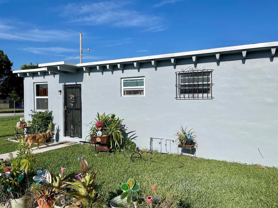 EXTERIOR FRONT