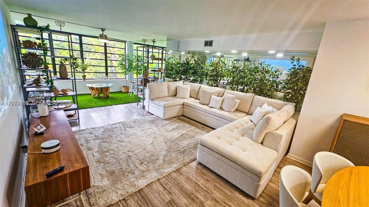 En Venta: $259,000 (2 camas, 2 baños, 1093 Pies cuadrados)