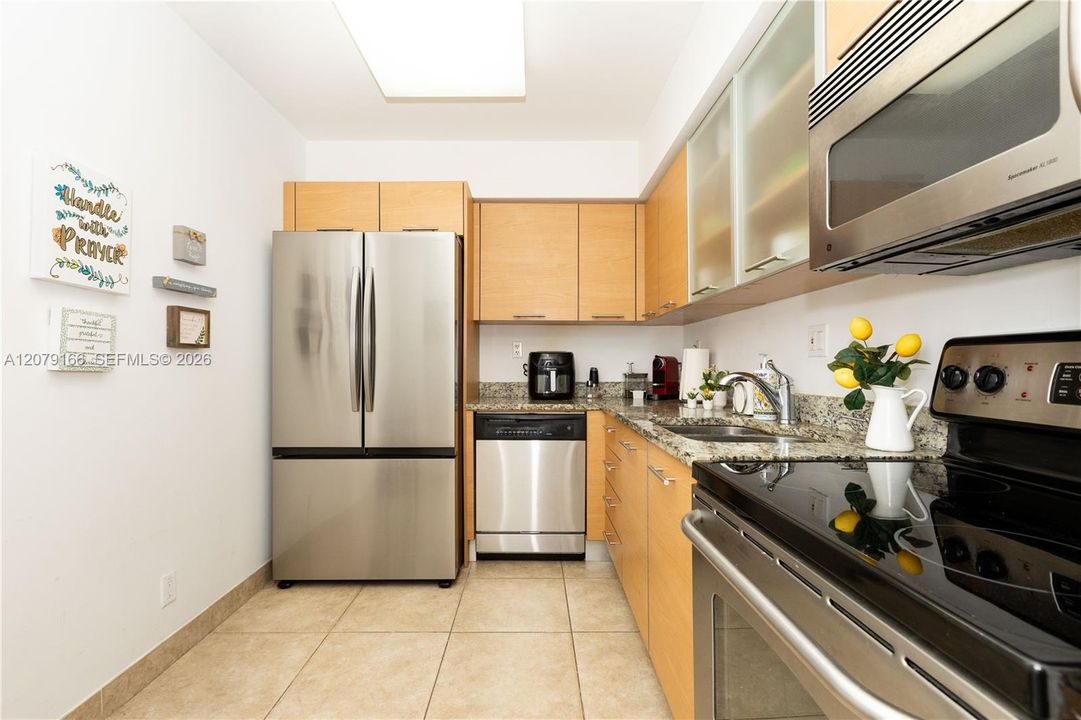 En Venta: $350,000 (2 camas, 2 baños, 1062 Pies cuadrados)