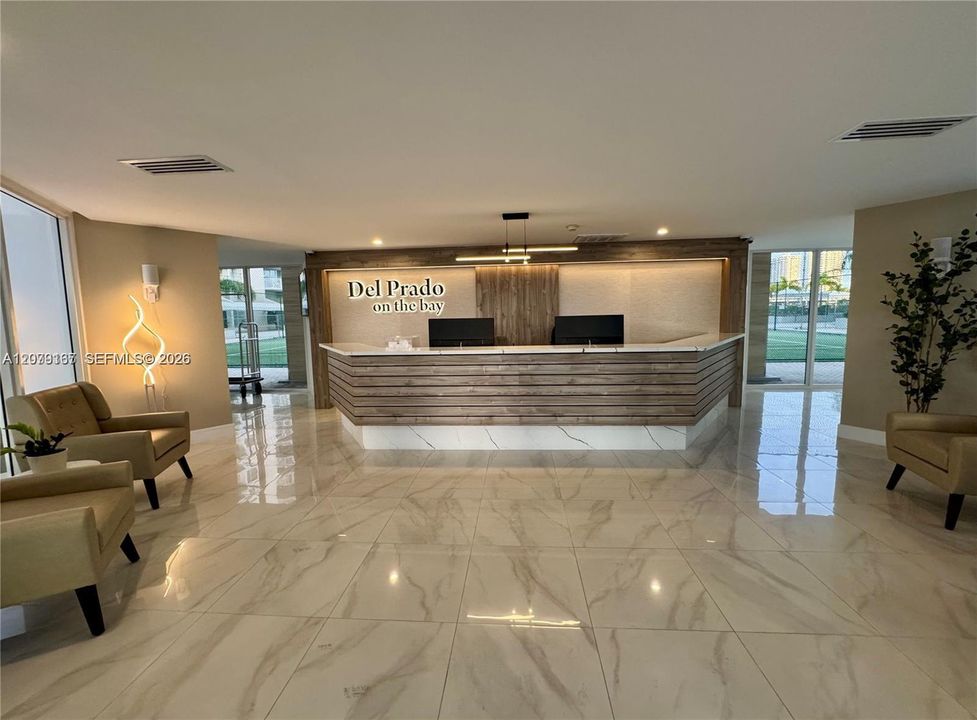 For Rent: $1,950 (1 beds, 1 baths, 1005 Square Feet)