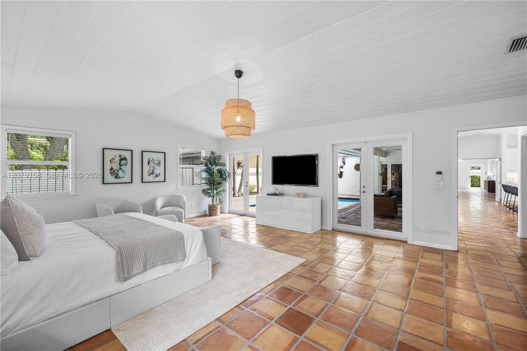 For Sale: $1,899,999 (3 beds, 2 baths, 2357 Square Feet)