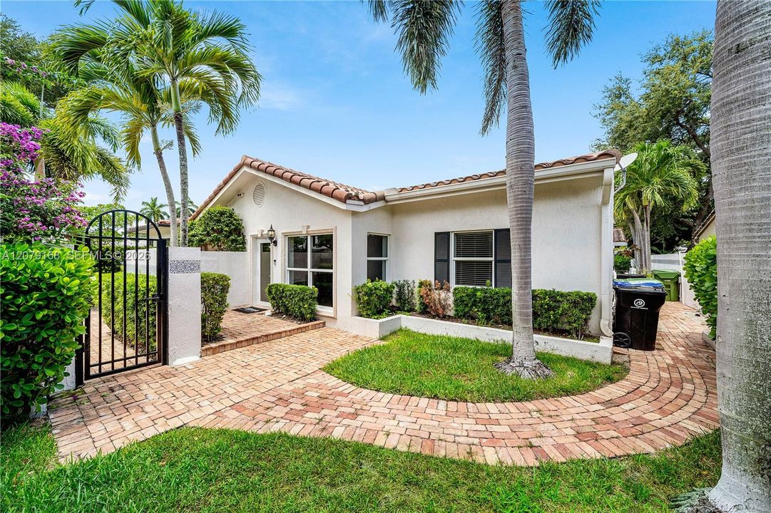 For Sale: $1,899,999 (3 beds, 2 baths, 2357 Square Feet)