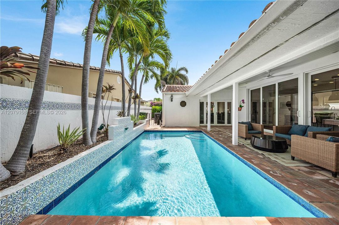 For Sale: $1,899,999 (3 beds, 2 baths, 2357 Square Feet)