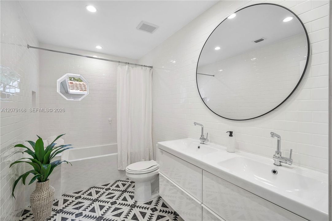 For Sale: $1,899,999 (3 beds, 2 baths, 2357 Square Feet)