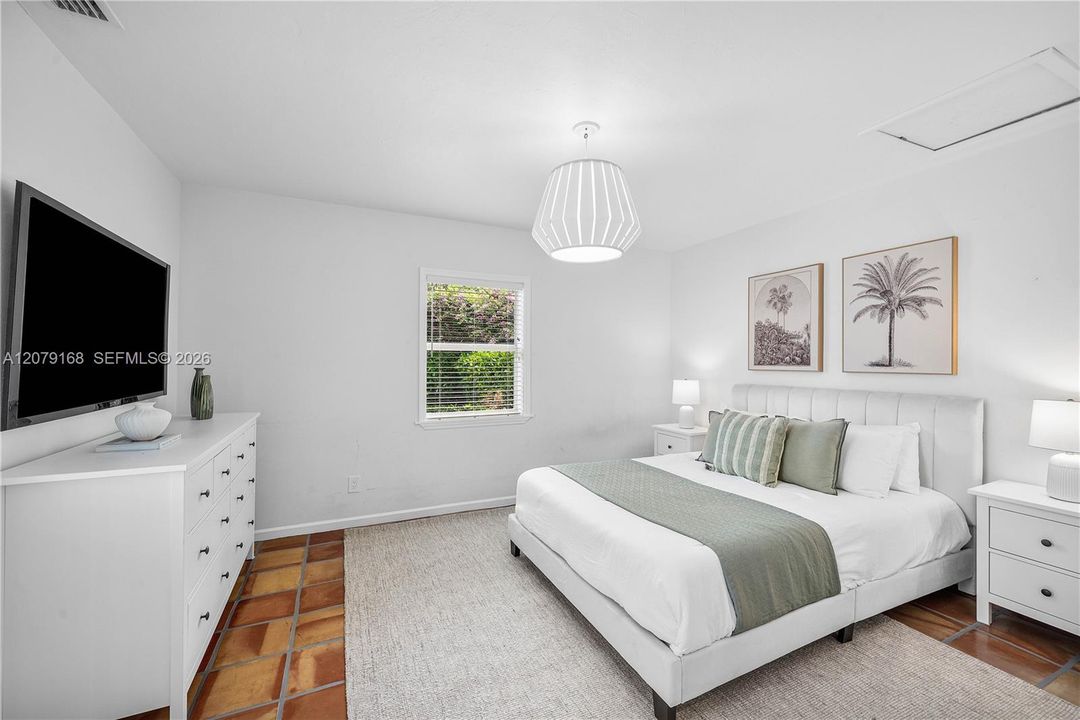 For Sale: $1,899,999 (3 beds, 2 baths, 2357 Square Feet)