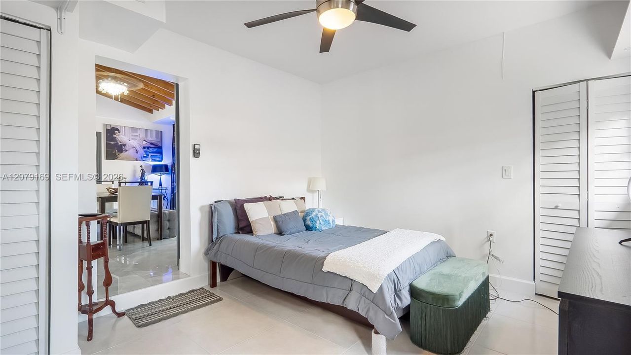 For Sale: $1,470,000 (3 beds, 2 baths, 1324 Square Feet)